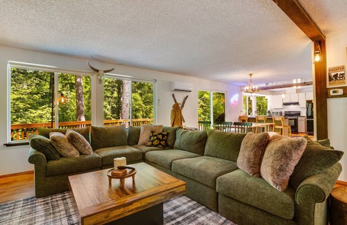 Packwood House | NEW! PackShack - Cozy Ski Cabin Mins from White Pass