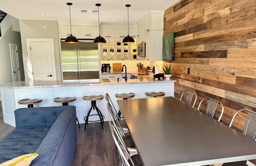 Gruene Condo | NEW Penthouse on the River-4 BR Corner Condo with Iconic Gruene Tower Views