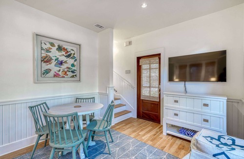 Seaside House | NEW! Pet Friendly, Across from Pool, 3 Min to Beach, FULL Carriage House
