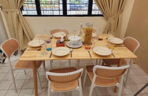 Petaling Jaya House | NEW! Petaling Jaya Corner Landed, 4 Bedroom, Kids Playground Slides, SS17,16 Pax,Seventeen Mall, Eastin, Phileo, SS2, Jaya One,UM