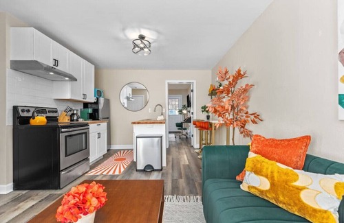 Green Bay Apartment | [NEW]Pets Welcome|Monthly Deal!