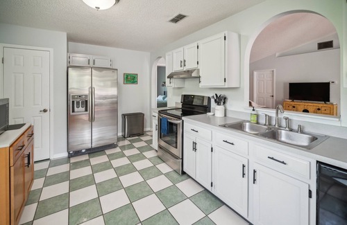 Southside House | NEW! Pondside Perch - Your Waterfront Retreat