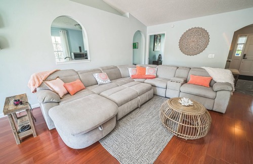 Southside House | NEW! Pondside Perch - Your Waterfront Retreat