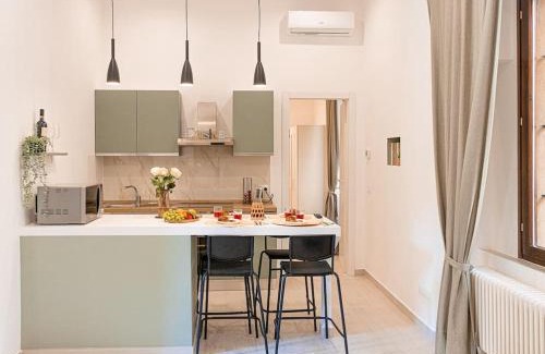 Como Apartment | New private apt in Como whit A-C Comfort - Elegant - Comfortable