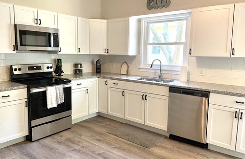 St. Charles Historic District House | New Remodel in St. Charles - Sleeps 10! New patio! Large Fenced-in backyard!