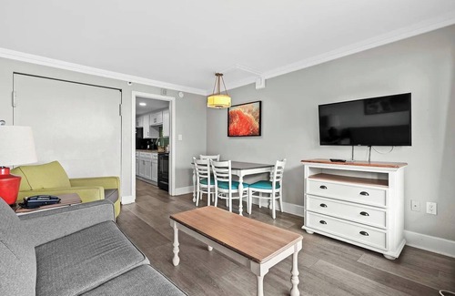 Myrtle Beach Condo | New Remodeled, Grand Cayman 662, Nice Decor,Pools!