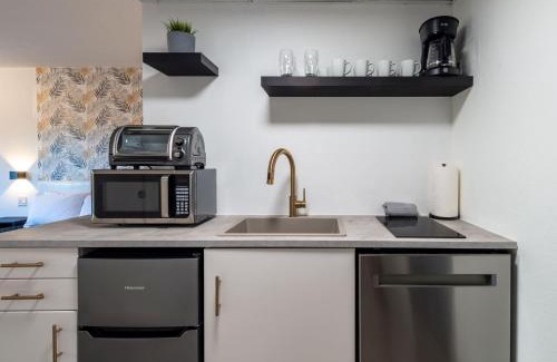 Southwest Orlando Apartment | NEW - remodeled Studio close to Universal Studios