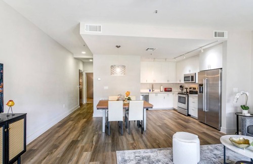 Central Business District Hotel | New Renovated Condo in the Heart of NOLA