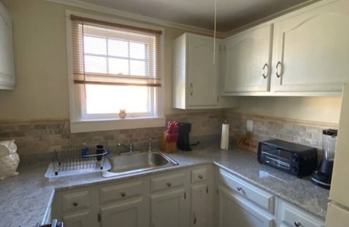 Gloversville Apartment | NEW! Renovated GORGEOUS APT! CALLING TRAVEL Professionals! 30 Day minimum stay.