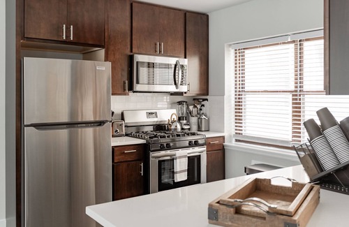 Forestview Apartment | New renovation-1BR-Stylish-Modern-Next to the Laken