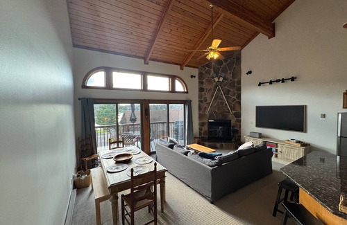 McHenry Condo | New rental-Charming 3 bedroom with lake & mountain views/access and indoor pool!