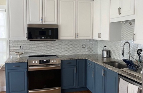 Lantana House | NEW ! Restored mid-century 'Old Florida' beach-house w/pool, wi/fi