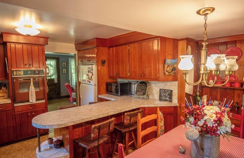 Crumpler Other | New River Farmhouse on the New River & Stocked Fishing Creek