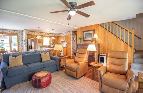 West Jefferson Other | New River Mountain Getaway - Fire Pit - Gas Fireplace - Minutes to West Jefferson
