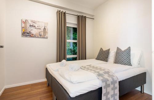 Sandviken Apartment | New! Sea front apt. with terrace above the sea!