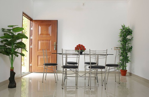 Irinjalakuda House | New Serene Village Apartment with A/C near Irinjalakuda Railway station/Airport