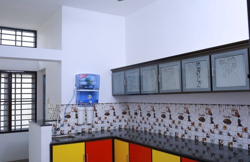 Irinjalakuda House | New Serene Village Apartment with A/C near Irinjalakuda Railway station/Airport