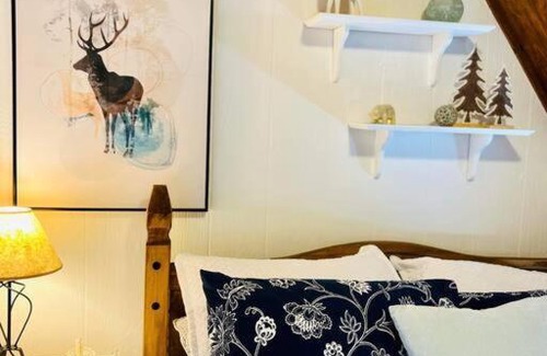 Orford Ski Chalet | New-ski-spa-outdoor-fireplace-Mont Orford