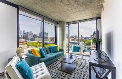 West Loop Apartment | New Sleek 2BR - Perfect Blend of Comfort & Style in Chicago