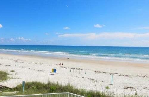 New Smyrna Beach Resort | New Smyrna Waves by Exploria Resorts