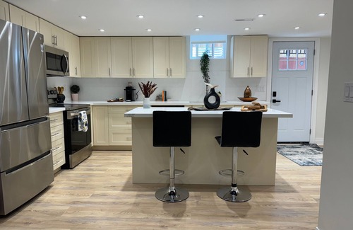 York Regional Municipality House | New Spacious Airy Newmarket Guesthome