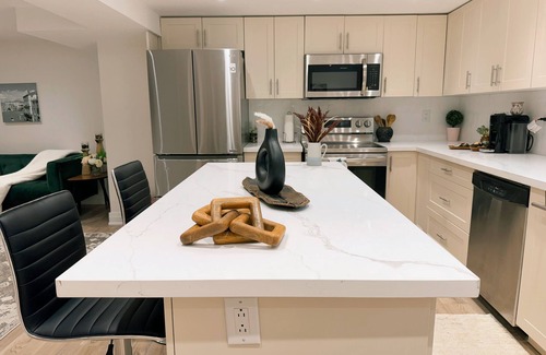 York Regional Municipality House | New Spacious Airy Newmarket Guesthome