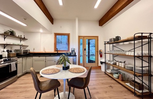 Whittier Ski Chalet | NEW! Spectacular Private Retreat - 4bed/4bath Chalet