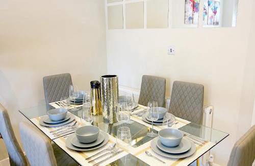 Farnham Common Apartment | NEW - Stylish 2 bed, Farnham Common