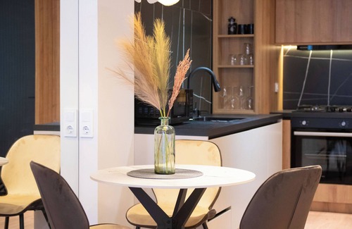 Tbilisi Apartment | New Stylish & Cozy 1-bedroom apartment in welcoming T'bilisi with AC