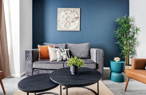 Bedford Apartment | NEW! Stylish home I Perfect for groups I Parking