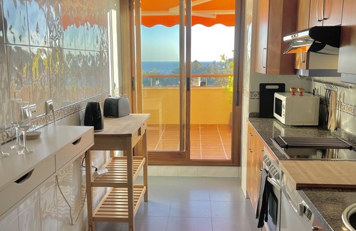 Benalmadena Costa Apartment | NEW Sunny and Quiet 2 Bedroom Apartment with Terrace, Sea View, Next to Golf