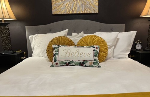 Owensboro Apartment | *NEW* The Wine Down - 1BED/1 BATH-DUPLEX APT- FULL KITCHEN - PETS WELCOME!