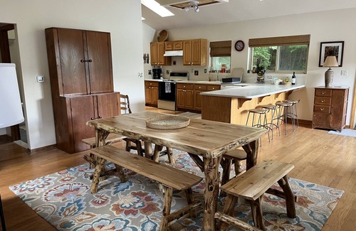 Homer House | New to market- Beautiful year-round home on the South End of Skaneateles Lake