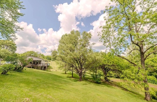 Sharpsburg House | NEW! Tranquil Cozy Getaway in Chesterhill