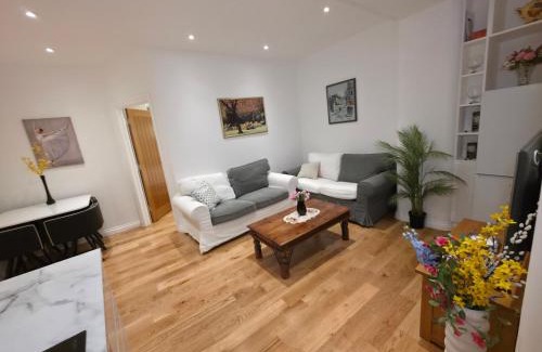 West Kensington Apartment | New Two Bedroom Flat - With Terrace