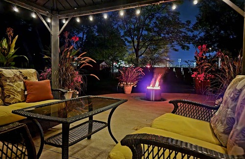 Southwyck House | New, updated, modern, loaded, firepit kid friendly