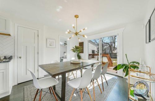 Lake Geneva House | NEW Urban Comfort On Grant St