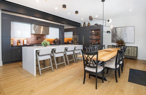 Vail Ski Chalet | New Vail Chalet. 5 BR, 5 Bath. Spectacular views Easy access to free shuttle bus