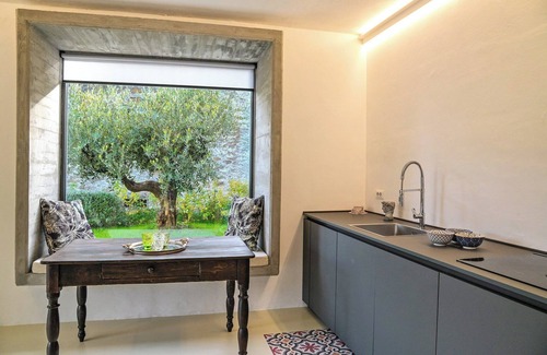 San Romano in Garfagnana Villa | New! Villa, 'endless swimming' infinity pool; mountain views; walk facilities