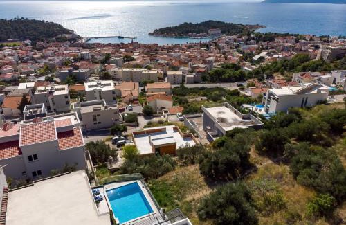 Makarska Villa | NEW! Villa Lea 5-bedroom villa with private pool and amazing views of city and sea
