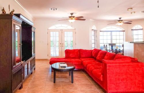 Ocean Point House | NEW Villa Turquoise Water with WiFi BBQ and Netflix