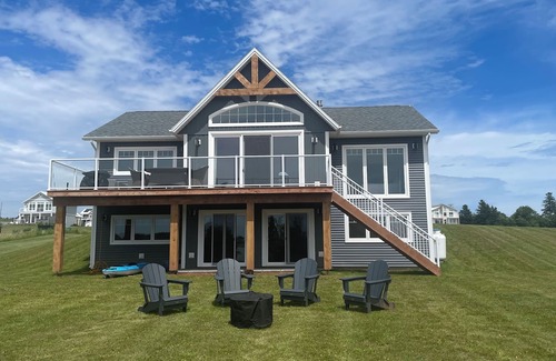 French River Cottage | NEW waterfront cottage, gorgeous views of the Sou'West River, minutes to beaches