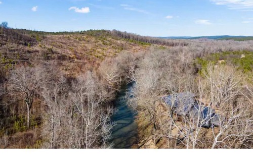 Golden Cabin | NEW ~ Waterfront ~ Creek ~ Fishing ~ Hot Tub ~ Trails