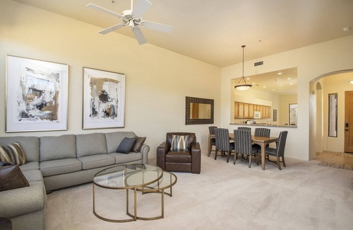 Oak Creek House | New Winter Rates! AMAZING VIEWS! Pool, Golf, Tennis & Hiking