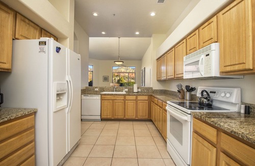 Oak Creek House | New Winter Rates! AMAZING VIEWS! Pool, Golf, Tennis & Hiking