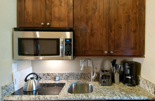 Breckenridge Condo | New Year's Breckenridge Ski In Ski Out -Luxury Condo. Sleeps 12 Dec 27 -Jan 3rd