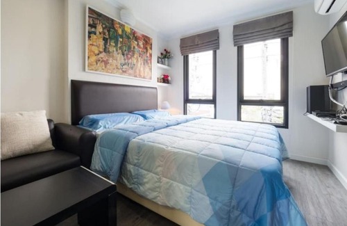 Khanna Yao Apartment | New York Condo by Renvio