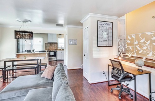 North Bergen House | New York-Themed Home w/Easy Transit to Manhattan