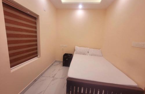Todupulai Villa | NewCastle Holidays Entire Ground Floor 3 Bedrooms Kitchen Dining Living 8 Guests