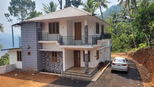 Todupulai Villa | NewCastle Holidays Entire Ground Floor 3 Bedrooms Kitchen Dining Living 8 Guests